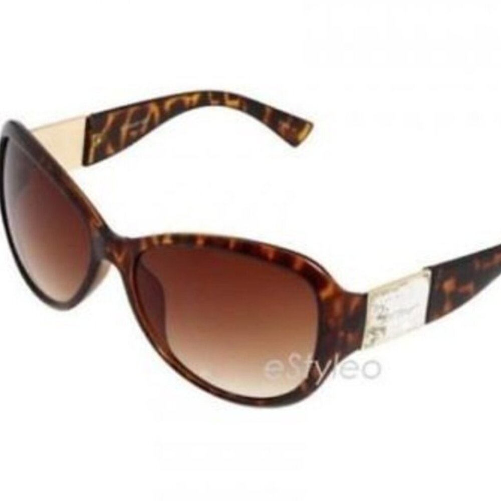 Betsey Johnson Sunglasses Cat Eye Tortoise Brown